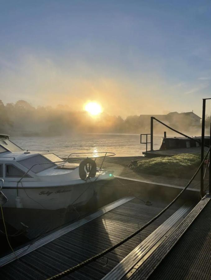 Water Cabin With Water Sports Equipment And Bikes, Bath 브리스틀 외부 사진